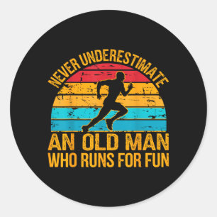Laufender alter Mann Humor Fitnessliebhaber Lustig Runder Aufkleber