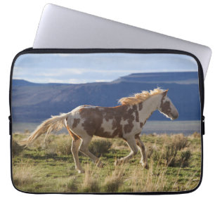 Laufendes Hengst, Steens Mountains, Oregon Laptopschutzhülle