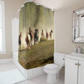 Laufpferde auf der Ranch von Montana Duschvorhang (Beispiel)