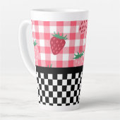 Launige Erdbeeren und Schachbrett Milchtasse (Linke Ecke)