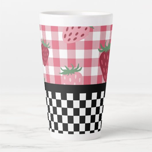 Launige Erdbeeren und Schachbrett Milchtasse (Vorderseite)