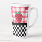 Launige Erdbeeren und Schachbrett Milchtasse (Rechts)