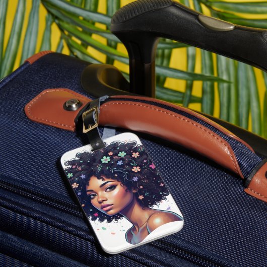 Launische Schwarze Frau mit Blumen im Afro Gepäckanhänger (Vorderseite Insitu 1)