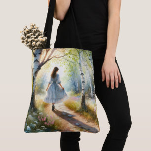 Launisches Mädchen tanzt durch Birkenwald Tasche