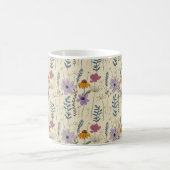 Launisches Wildblumen-Nahtloses Muster Kaffeetasse (Mittel)