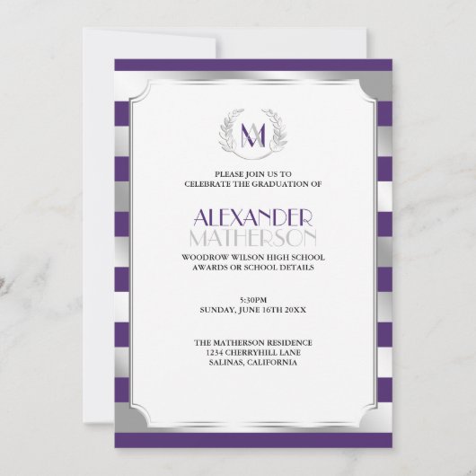 Laurel Mit Monogramm Lila und Silver Abschluss Einladung (Vorderseite)