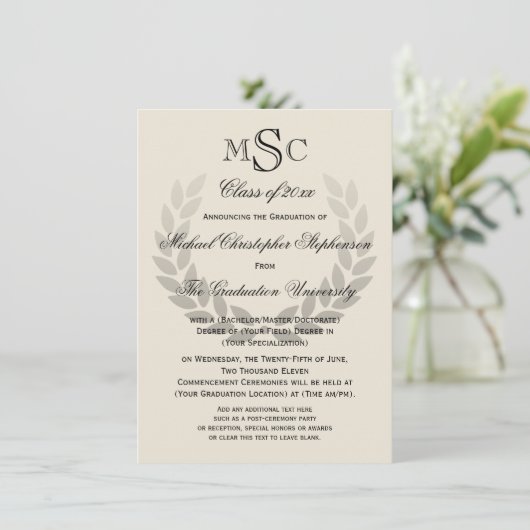 Laurel Wappen Monogram Classic Uni-Abschluss Einladung (Stehend Vorderseite)