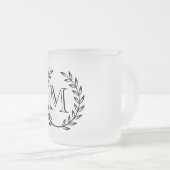 Laurel Wreath Monogram Mattglastasse (VorderseiteRechts)