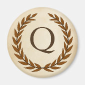 Laurel Wreath on Parchment Monogram Initial Q Magnet (Vorne)