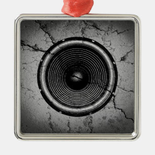 Lautsprecher an einer knackigen Wand Ornament Aus Metall