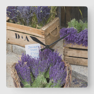 Lavendar for sale, Provence, France Quadratische Wanduhr
