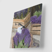 Lavendar for sale, Provence, France Quadratische Wanduhr (Winkel)
