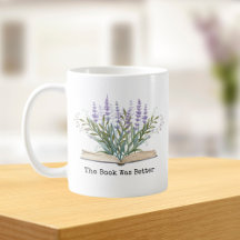 Lavendel-Blume wächst aus der Tasse des Buchleseku