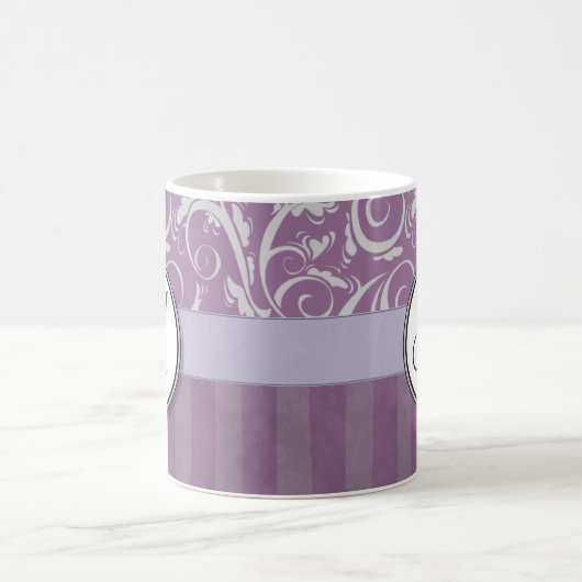 Lavendel-BlumenBündel u. Streifen mit Monogramm Kaffeetasse (Mittel)