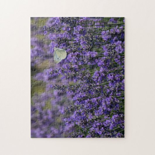 Lavendel-Blumenfeld mit Schmetterling Puzzle (Vertikal)