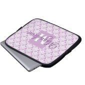 Lavendel Damask Notebook-Gehäuse mit Monogramm und Laptopschutzhülle (Vorne Knopf)