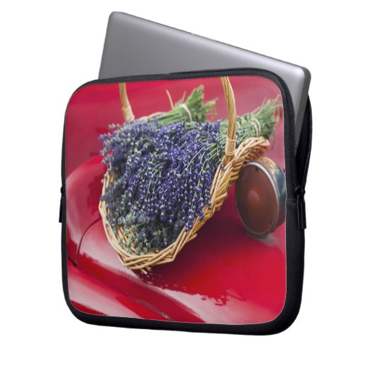 Lavendel Erholung auf alten Lieferwagen LKW Laptopschutzhülle (Vorderseite Links)