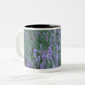 Lavendel-Feld Zweifarbige Tasse (Vorderseite Links)