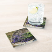 Lavendel in einem Korb Glasuntersetzer (Schrägansicht)