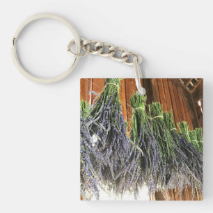 Lavendel in einer Scheune Schlüsselanhänger