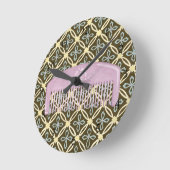 Lavendel-Kamm auf Schokoladen-Hintergrund Runde Wanduhr (Winkel)