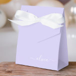 Lavendel Lila Girly Script Monogram Name Modern Geschenkschachtel<br><div class="desc">Lavender Lila Sparkle Glitzer Monogram Add Your Own Name Paper Party Geschenkboxen Dies macht die perfekte süße 16 Geburtstag,  Hochzeit,  Brautparty,  Jubiläum,  Babydusche oder Junggeselinnen-Abschied Geschenk für jemanden,  die Liebe glamourösen Luxus und schicke Stile.</div>