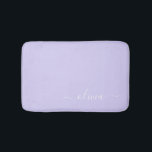 Lavendel Lila Modern Script Girly Monogram Name Badematte<br><div class="desc">Starten Sie den Lila einfachen Script Monogram Name Bath Mats. Dies macht den perfekten Abschluss,  Geburtstag,  Hochzeit,  Brautparty,  Jubiläum,  Babydusche oder Junggeselinnen-Abschied Geschenk für jemanden,  die Lieben glamourösen Luxus und schicke Stile.</div>