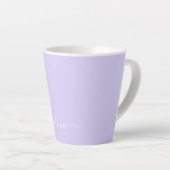 Lavendel Lila Modern Script Girly Monogram Name Milchtasse (Rechte Ecke)