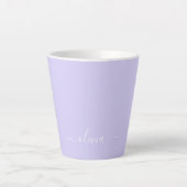 Lavendel Lila Modern Script Girly Monogram Name Milchtasse (Vorderseite)