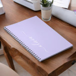 Lavendel Lila Modern Script Girly Monogram Name Notizblock<br><div class="desc">Lavender Lila Simple Script Monogram Name Spiral Notebook Planner. Das macht den perfekten 16 Geburtstag,  Hochzeit,  Brautparty,  Jubiläum,  Babydusche oder Junggeselinnen-Abschied Geschenk für jemanden,  der Lieben glamourösen Luxus und schicke Stile.</div>