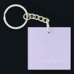 Lavendel Lila Modern Script Girly Monogram Name Schlüsselanhänger<br><div class="desc">Starten Sie den Schlüsselanhänger für Lila einfache Skriptmonogrammnamen. Das macht den perfekten 16 Geburtstag,  Hochzeit,  Brautparty,  Jubiläum,  Babydusche oder Junggeselinnen-Abschied Geschenk für jemanden,  der Lieben glamourösen Luxus und schicke Stile.</div>