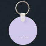 Lavendel Lila Modern Script Girly Monogram Name Schlüsselanhänger<br><div class="desc">Lavender Lila Simple Script Monogram Name Keychains (Key Chain). Das macht den perfekten 16 Geburtstag,  Hochzeit,  Brautparty,  Jubiläum,  Babydusche oder Junggeselinnen-Abschied Geschenk für jemanden,  der Lieben glamourösen Luxus und schicke Stile.</div>