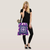 Lavendel-Lotus-Schleife Tasche (Am Model)
