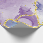 Lavendel-Marmor-Malmuster mit goldenem Streifen Geschenkpapier (Ecke)