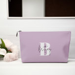 Lavendel Modernes Minimalistisches Mit Monogramm Zubehörtasche<br><div class="desc">Modernes,  Minimalistisches Mit Monogramm Design.</div>