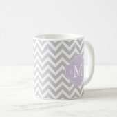 Lavendel-Monogramm und Sparren-Muster Kaffeetasse (VorderseiteRechts)