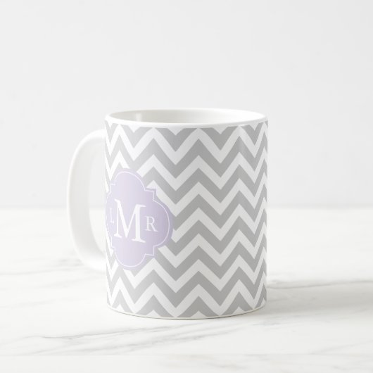 Lavendel-Monogramm und Sparren-Muster Kaffeetasse (Vorderseite Links)