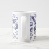 Lavendel-Muscheln Jumbo-Tasse (Rückseite)