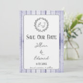 Lavendel Rustic Monogram Save the Date Ankündigung (Stehend Vorderseite)