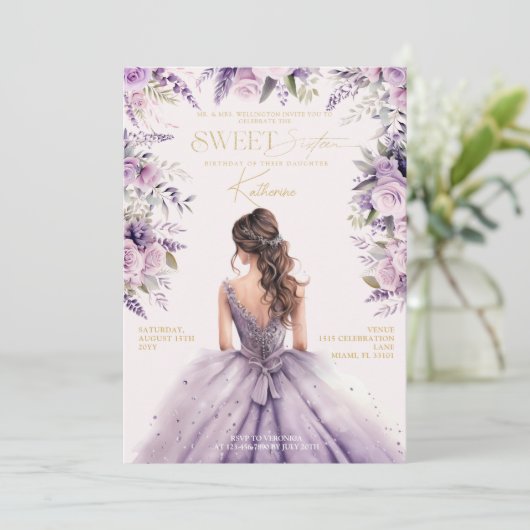 Lavendel Sweet 16 16 Lila Kleid Floral Einladung (Stehend Vorderseite)