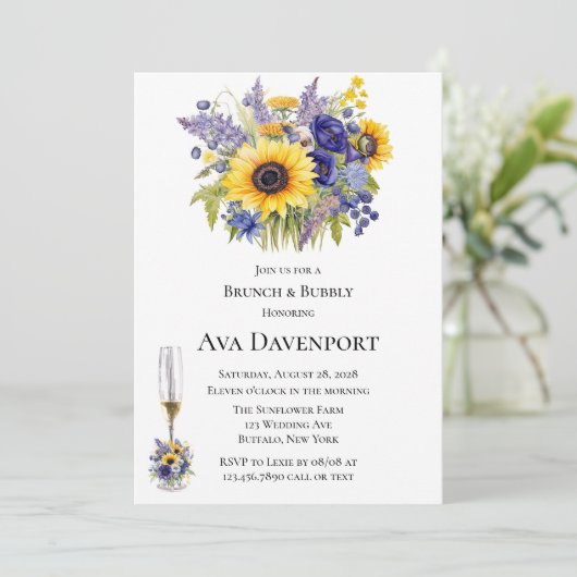 Lavendel und Sonnenblumen Brunch und Bubbly Einladung (Stehend Vorderseite)