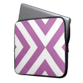 Lavendel und weiße Chevronen Laptopschutzhülle (Vorderseite Links)