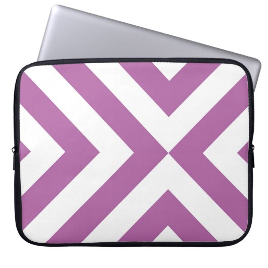 Lavendel und weiße Chevronen Laptopschutzhülle (Vorderseite)