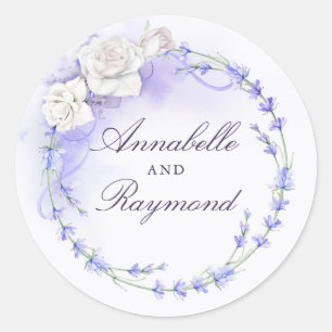 Lavendel und White Roses Wreath Elegante Runder Aufkleber