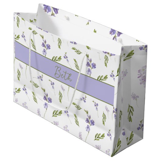 Lavendel-Wildblumen-Aquarell-Blumen-Monogramm Große Geschenktüte (Vorderseite Schrägansicht)