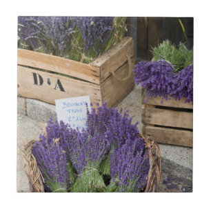 Lavendel zum verkauf, Provence, Frankreich Fliese