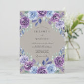 Lavendelblaue Florale Hochzeit Einladung (Stehend Vorderseite)