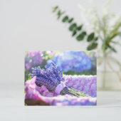 Lavender Basket Lila Frühjahrs-Wiese Postkarte (Stehend Vorderseite)