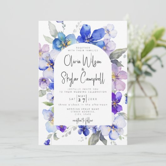 Lavender Blue Floral Arch QR Code Alle in 1 Hochze Einladung (Stehend Vorderseite)