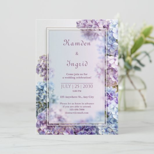 Lavender Blue Soft Focus Hydrangea Frame Wedding Einladung (Stehend Vorderseite)